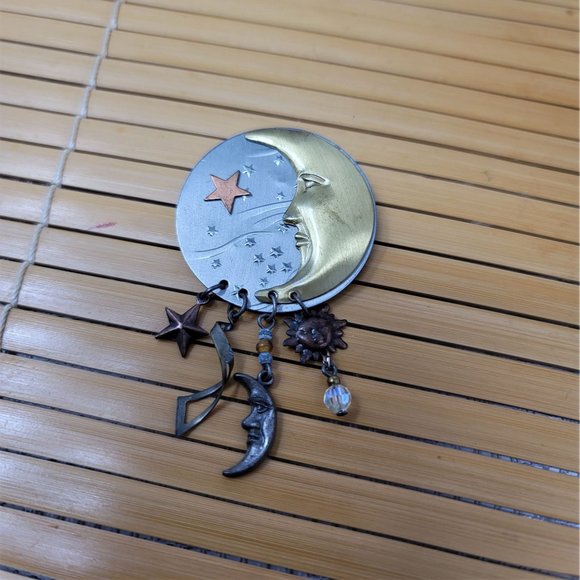 Moon & Stars Dangle Pin Brooch Silver & Gold Vintage - Picture 2 of 5